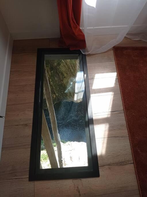 Maison Suspendue Avec Jacuzzi Privatif Pont-en-Royans Bagian luar foto