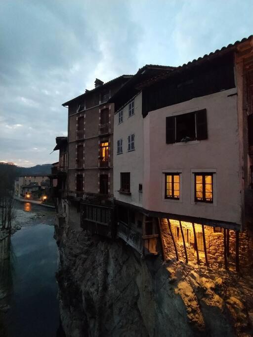 Maison Suspendue Avec Jacuzzi Privatif Pont-en-Royans Bagian luar foto