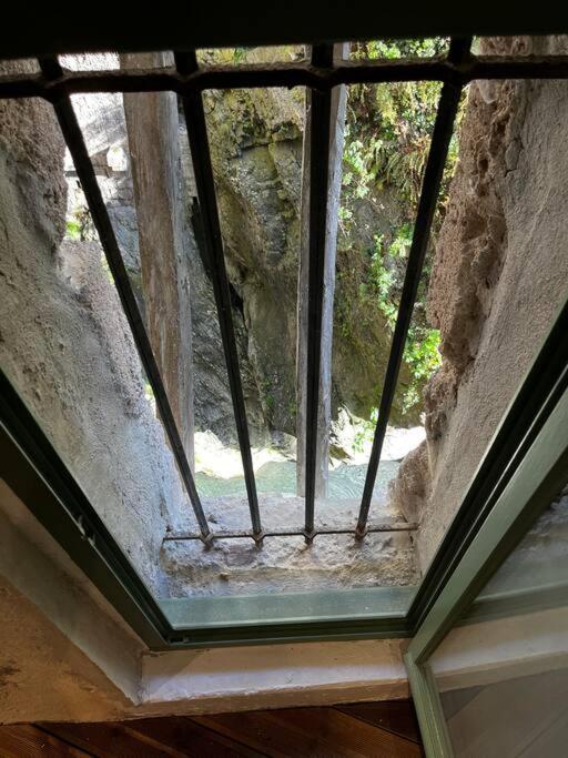 Maison Suspendue Avec Jacuzzi Privatif Pont-en-Royans Bagian luar foto