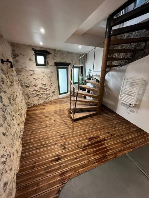Maison Suspendue Avec Jacuzzi Privatif Pont-en-Royans Bagian luar foto