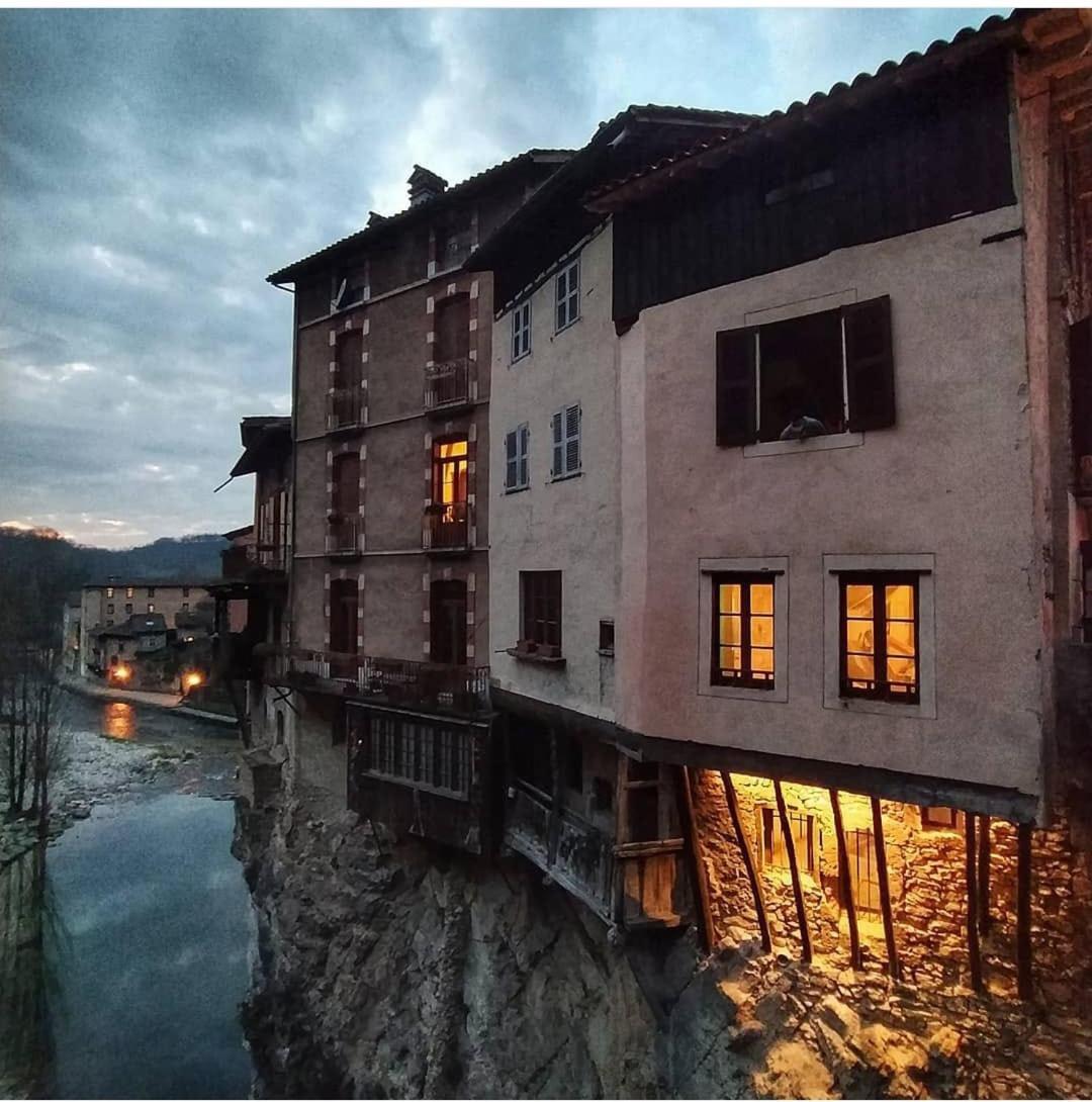 Maison Suspendue Avec Jacuzzi Privatif Pont-en-Royans Bagian luar foto